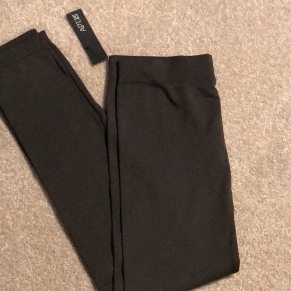 Apt 9 seamless Capri leggings